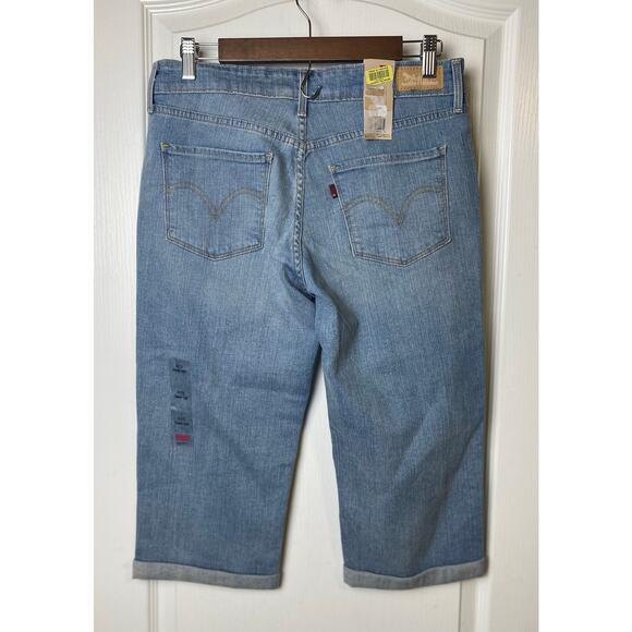 Levi's Blue Denim Classic Capri Rolled Hem Light Wash Jeans Women's Size 8 NWT - Picture 2 of 9